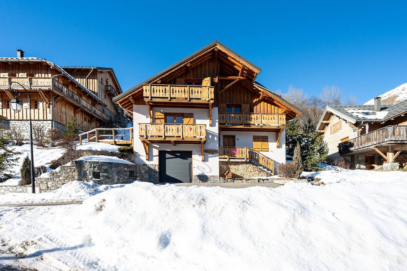 Chalet "Au Bois Joli" avec vue sur les montagnes, terrasse privée et Wi-Fi in Valloire, Région de Saint-Jean-de-Maurienne