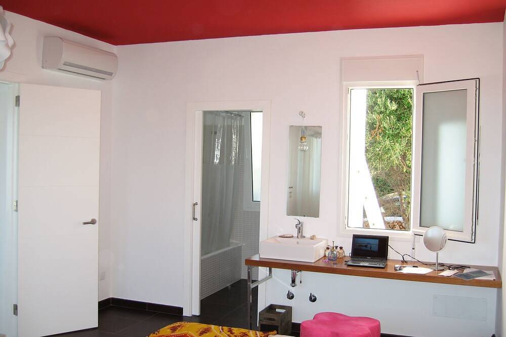 One-family house garden, Pool, Garage, 3 bedrooms, Great luxury in Binisafua, Sant Lluís