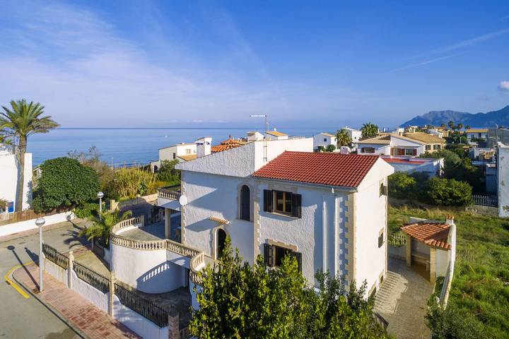 Villa für 8 Personen, mit Garten und Terrasse - 1