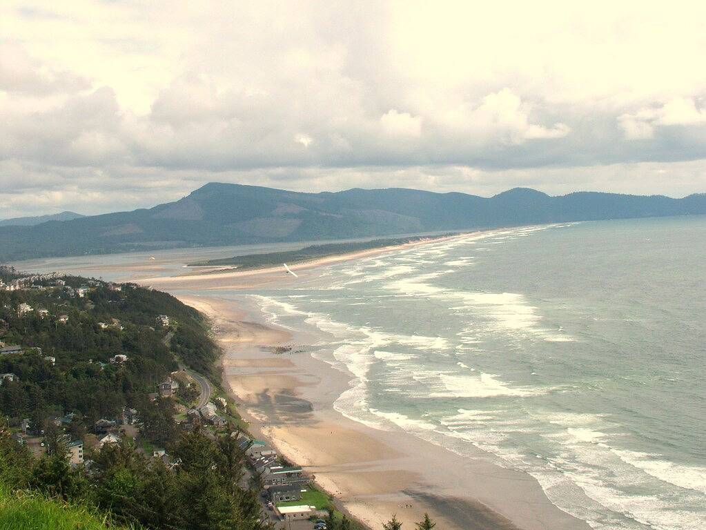 Aufzug, Master Suites, Jacuzzi's - Schritte zum Strand! in Netarts, Tillamook County