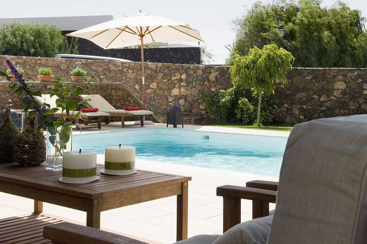 Villa for 8 people, with garden and terrace - 1