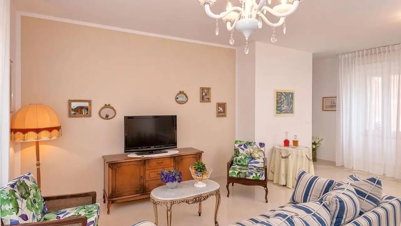 Apartamento vacacional entero, Ferienwohnung für 7 Personen (92 m²) in Jelsa in Jelsa, Hvar (isla)