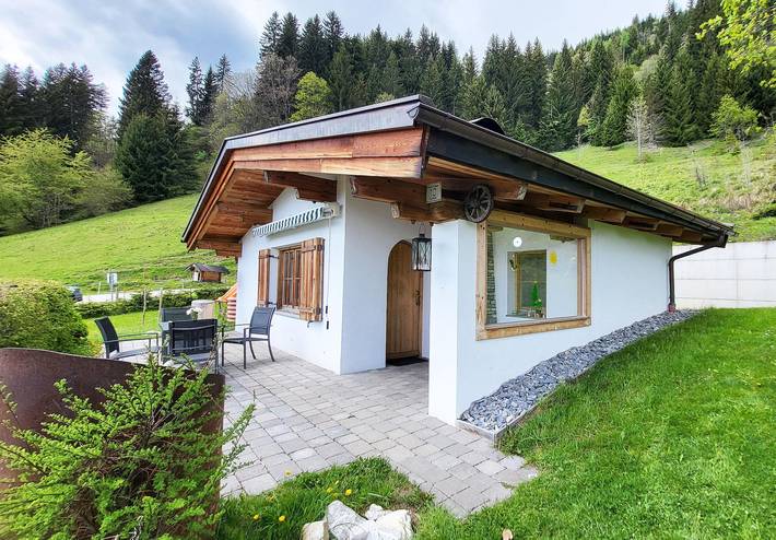 Ferienwohnung für 4 Personen, mit Terrasse und Garten sowie Ausblick im Pongau