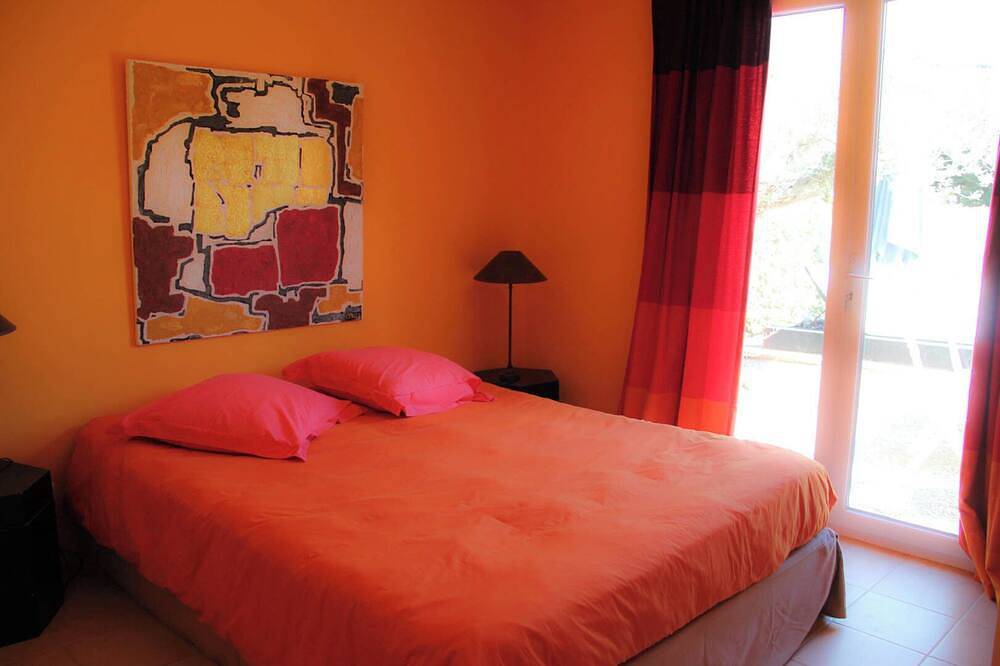 Quiet house, walks, swimming pool, Verdon lake, Provence village. in Tourtour, Region de Draguignan