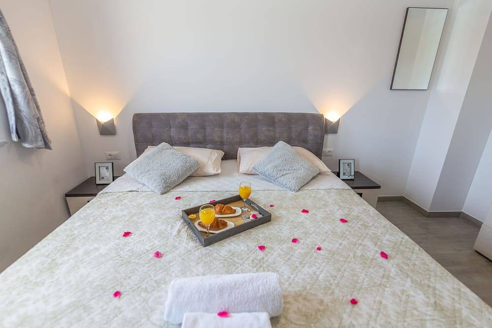 Villa Antea - privat heated pool, brand new villa, relaxing, rural near sea in Imotski, Makarska Riviera