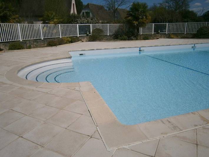 Location de vacances pour 2 personnes, avec vue ainsi que jardin et piscine à Carsac-Aillac - 2