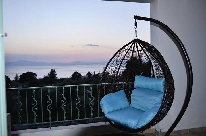 Location de vacances pour 7 personnes, avec Balcon et Terrasse ainsi que Jardin et Vue dans Mikra Mandinia - 2