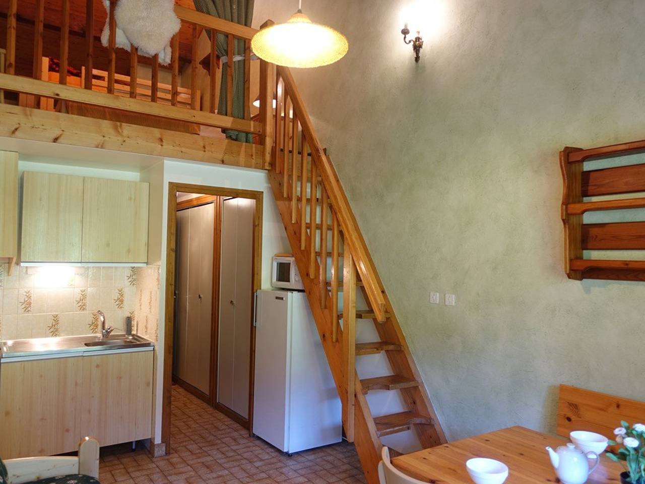 Entire studio, Ski-In/Ski-Out Apartment for 5 in Planay, Beaufort - Cozy, Family-Friendly, Perfect for Hikes in Beaufort (Rhône-Alpes), Albertville region