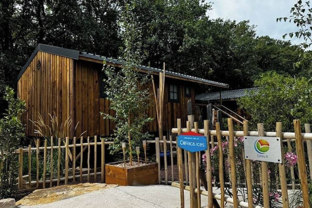 Comfortable wooden cabins for rent (heating & air-conditioning). in Clermont-l'Hérault, Región de Lodève