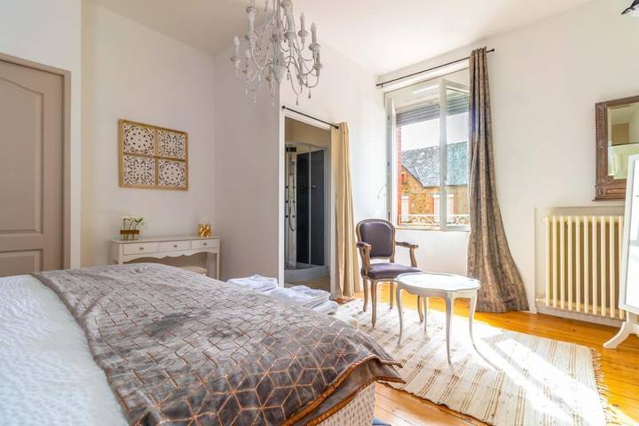 Gîte pour 2 personnes, avec Terrasse ainsi que Jardin et Vue à Tanus