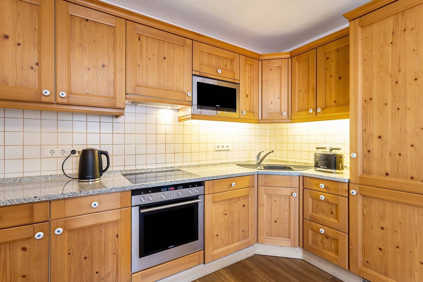 Ganze Wohnung, Apartment '4 Ahorn' mit Gemeinschaftsgarten und Wlan in Usseln, Willingen