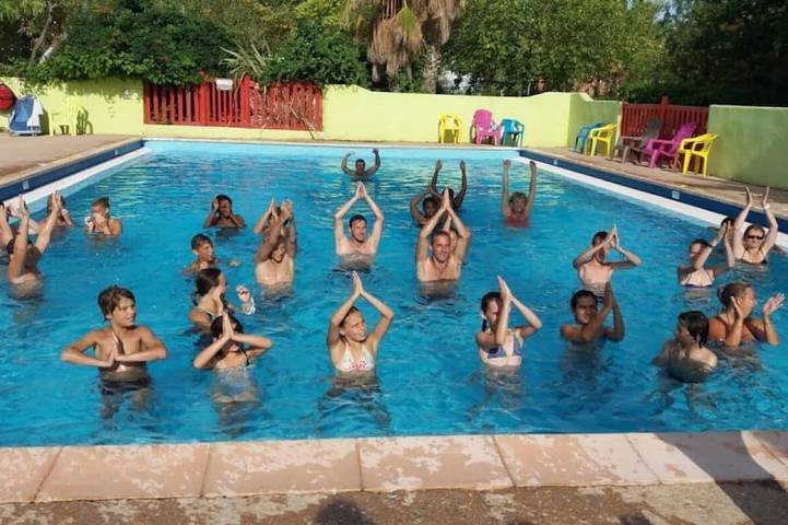 Zecamping 4 étoiles piscine chiens acceptés club enfant tente Bbq 8m2 in Villeneuve-lès-Béziers, Mediterranean Coast (France)