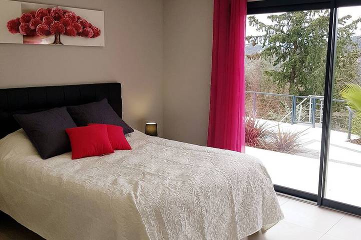 Location de vacances pour 8 personnes, avec jardin à La Trinité - 2