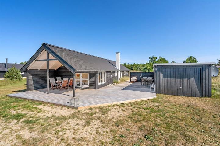 Ferieudlejning for 6 personer, med Terrasse i Klitmøller
