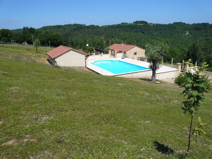 Gîte pour 8 personnes, avec piscine ainsi que terrasse et jardin à Saint-Cybranet - 4