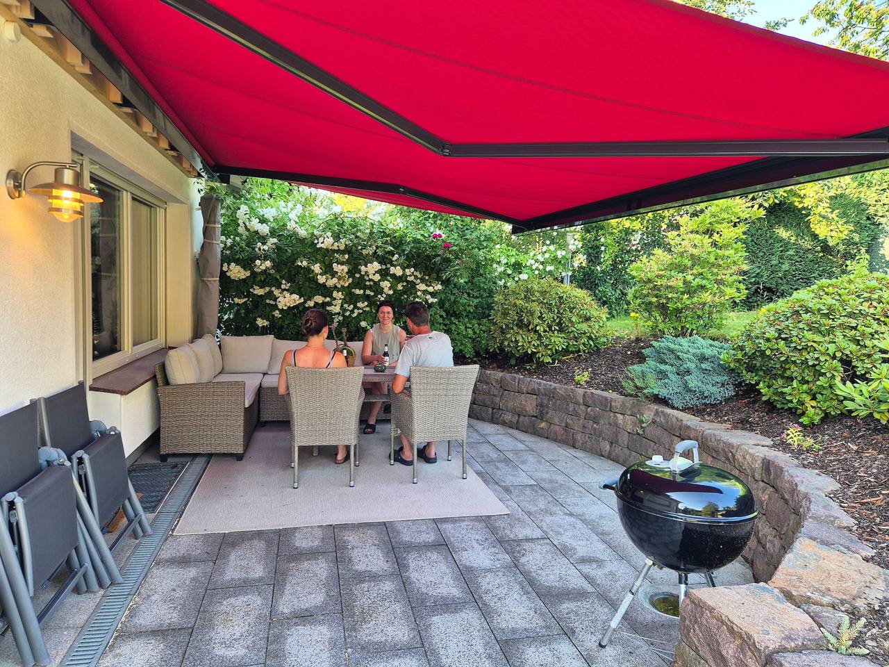 Ganze Wohnung, Design Ferienwohnung Dornröschen mit Terrasse & abschließbarer Garage in Olpe, nahe Biggesee in Olpe, Sauerland
