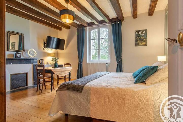 Location de vacances pour 2 personnes, avec Piscine à La Ménitré - 2