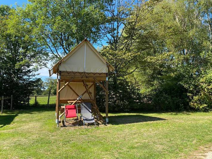 Glamping Sainte Suzanne  - Tente 2 personnes - Tente Bivouac - sanitaires communs in Le Ribay, Mayenne
