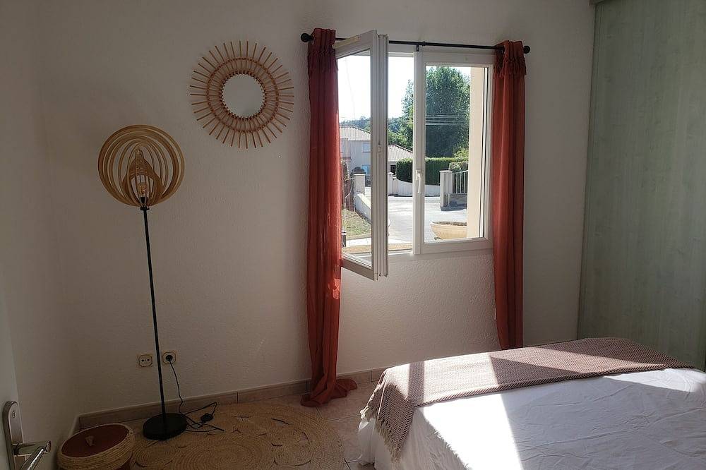 Proximite De Pornic  Villa 230 M2   Terrasse   Piscine 12 M  Chauffee   Jacuzzi in Port-Saint-Père, Région de Nantes
