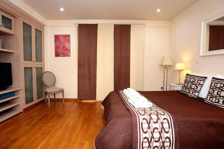 Apartamento entero, Ithaki Finikoudes Beach Front Apartment, una de las playas más famosas de Chipre in Finikoudes Beach, Distrito de Larnaca