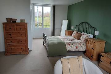 Gîte pour 2 personnes, avec jardin et terrasse à Loubès-Bernac