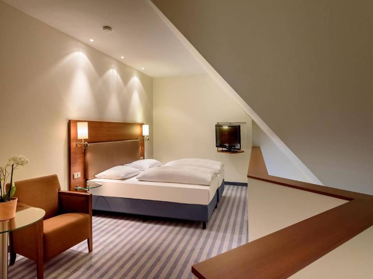 Ganze Wohnung, Sunday Hotel München Airport Freising Junior Suite in Freising, Hopfenland Hallertau