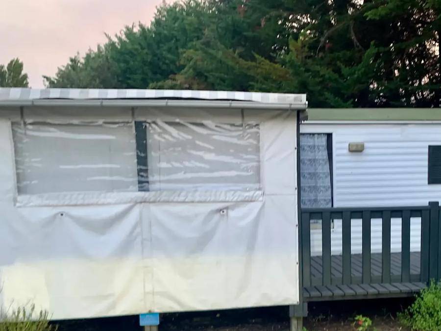 Camping Au Joyeux Faune - Mobile home 8 persons - Atypical mobile home (Jf 02) - 4 bedrooms - 2 bathrooms - Equipped summer kitchen for 8 people in Les Mathes, Côte de Beauté