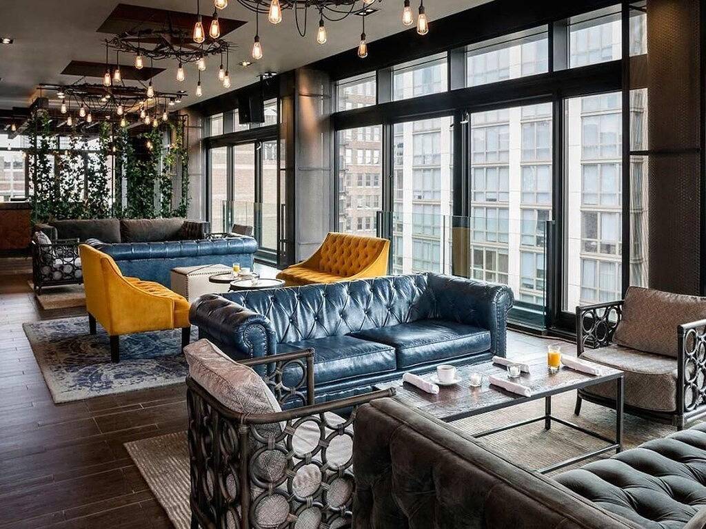 Panoramic Views from Rooftop Bar! Minutes to Times Square, Pets Allowed, Pool! in Manhattan, New York