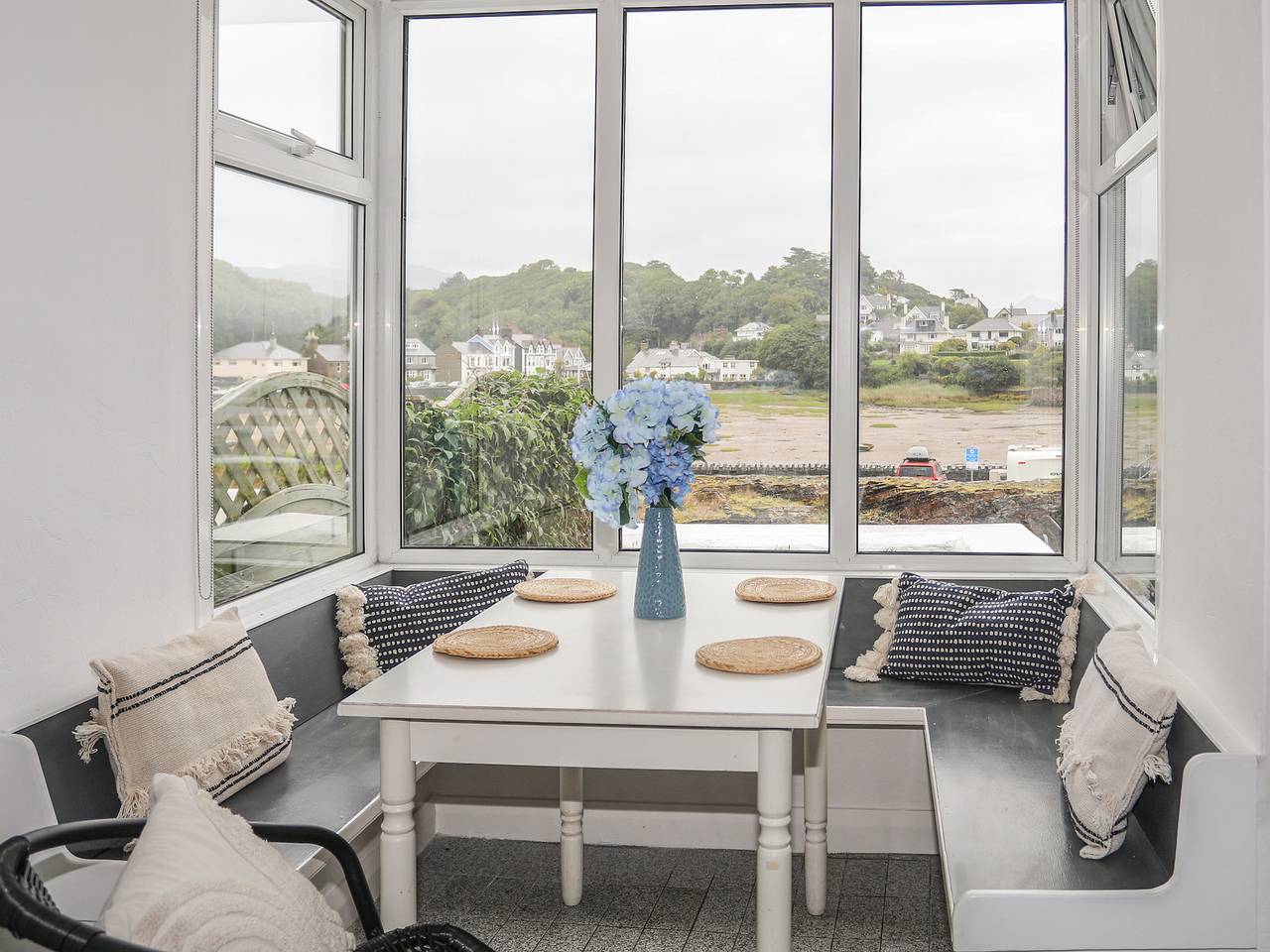 Ivy Cottage in Borth-y-Gest, Snowdonia