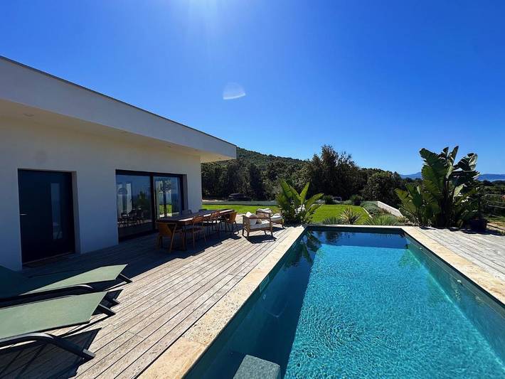 Villa pour 12 personnes, avec piscine ainsi que jardin et vue dans Sagone - 3