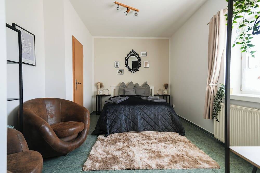 Ganze Wohnung, Ferienwohnung mitten in der Natur – nur 2 Min. zum See & haustierfreundlich! 🌿 in Güstrow - Umland, Naturpark Nossentiner/Schwinzer Heide