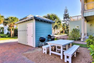 Vacation House for 12 Guests in Port Aransas, Mustang Island, Picture 1