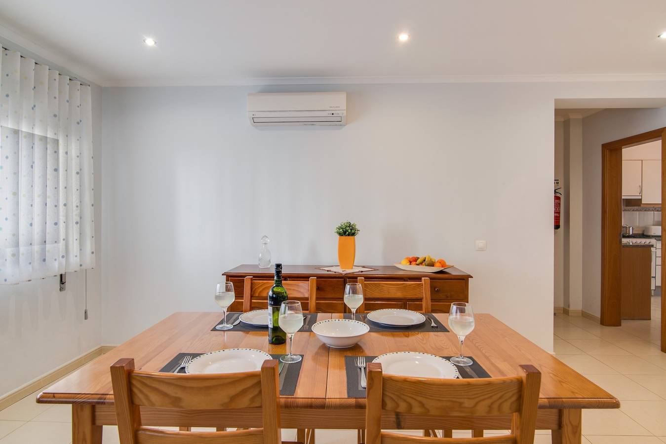Apartamento inteiro, Apartamento de férias 'Da Praia' directamente na praia com Wi-Fi e ar condicionado in Armação de Pêra (costa), Armação de Pêra