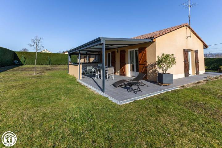 Gîte pour 4 personnes, avec Terrasse ainsi que Jardin et Vue