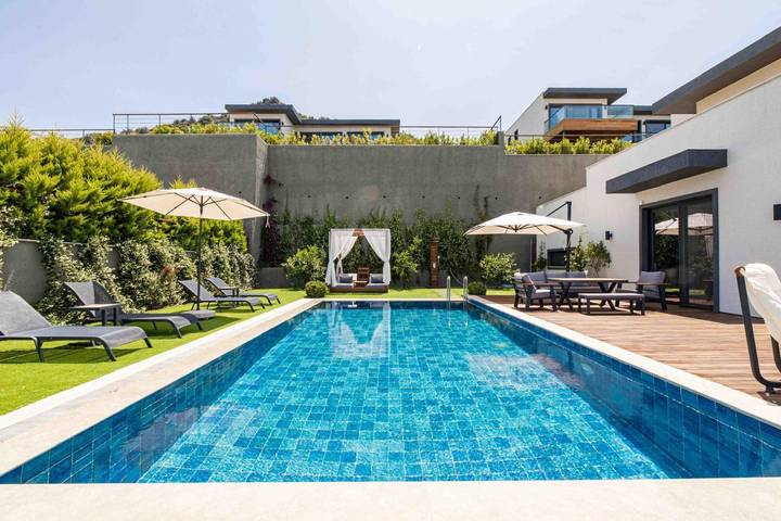 Impresionante villa de 5 dormitorios con vistas panorámicas al puerto deportivo de Yalikavak in Bodrum, Egeo Turco