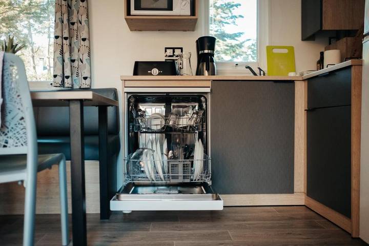 Location de vacances pour 10 personnes, avec piscine et bassin pour enfant ainsi que terrasse et jacuzzi à Taden - 2