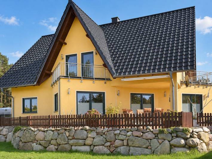 Ferienhaus für 9 Personen, mit Balkon und Terrasse sowie Garten und Sauna in Benz