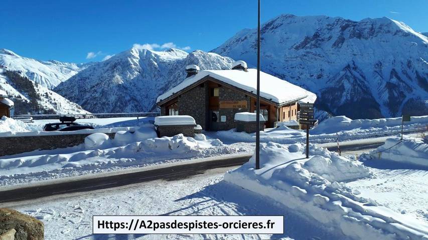 Gîte pour 4 personnes, avec Balcon ainsi que Terrasse et Vue dans Office De Tourisme D Orcieres