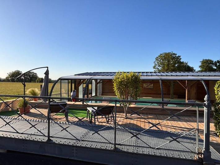 Gîte pour 11 personnes, avec vue et bassin pour enfant ainsi que jardin et piscine, animaux acceptés à Pouligny-Notre-Dame - 3