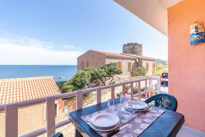 Appartamento intero, Appartamento "Vista Corsica" a Isola Rossa. Vista mare e terrazza in Isola Rossa, Trinità d'Agultu e Vignola