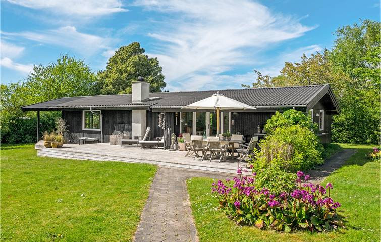Ferieudlejning for 6 personer, med Terrasse i Tisvilde
