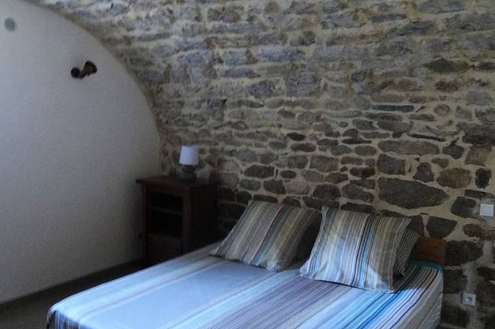 Gîte pour 4 personnes, avec terrasse et jardin à Berrias-et-Casteljau - 2