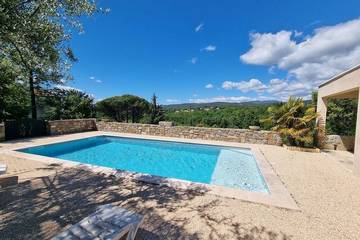 Gîte pour 6 personnes, avec jardin et balcon à Saint-Étienne-de-Fontbellon