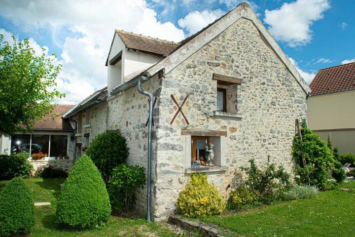 Maison d’hôte pour 2 personnes, avec piscine et jardin ainsi que sauna et vue, animaux acceptés dans Île de France - 3