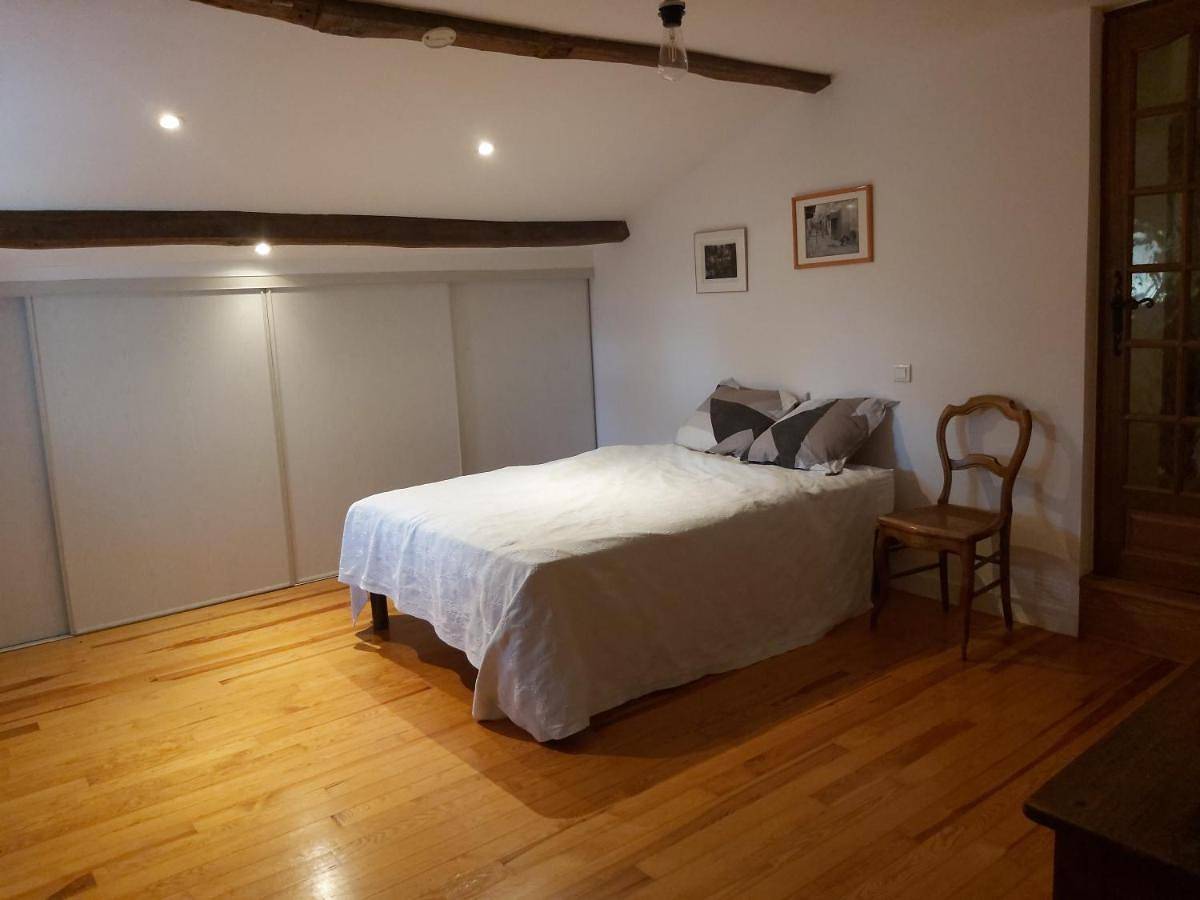 Double Room with Private Bathroom in Céron, Région de Charolles