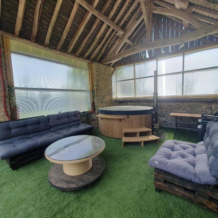 Location de vacances pour 14 personnes, avec jacuzzi ainsi que piscine et jardin, adapté aux familles à Bocé - 2