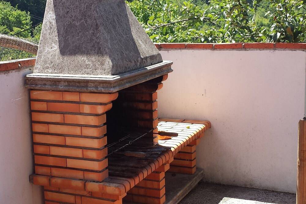 Lugar mágico, ideal parejas: jacuzzi, montañas, barbacoa y chimenea in Proaza, Cordillera Cantábrica