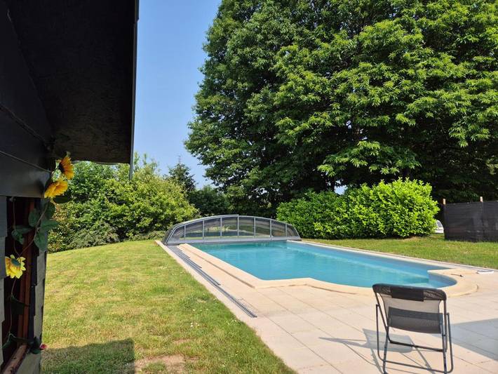 Villa pour 6 personnes, avec vue ainsi que terrasse et piscine, animaux acceptés