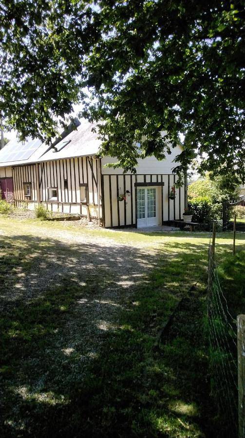 Location de vacances pour 4 personnes, avec Terrasse et Jardin à Saint-Brice-de-Landelles