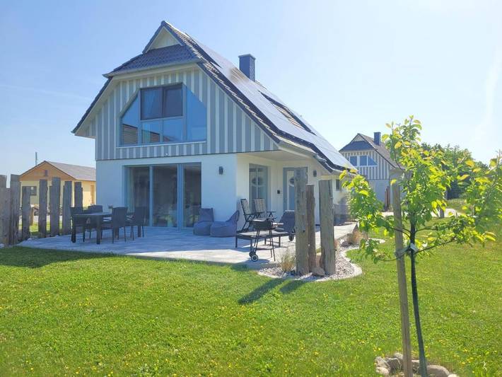 Ferienwohnung für 6 Personen, mit Terrasse und Garten sowie Sauna und Ausblick in Altenpleen